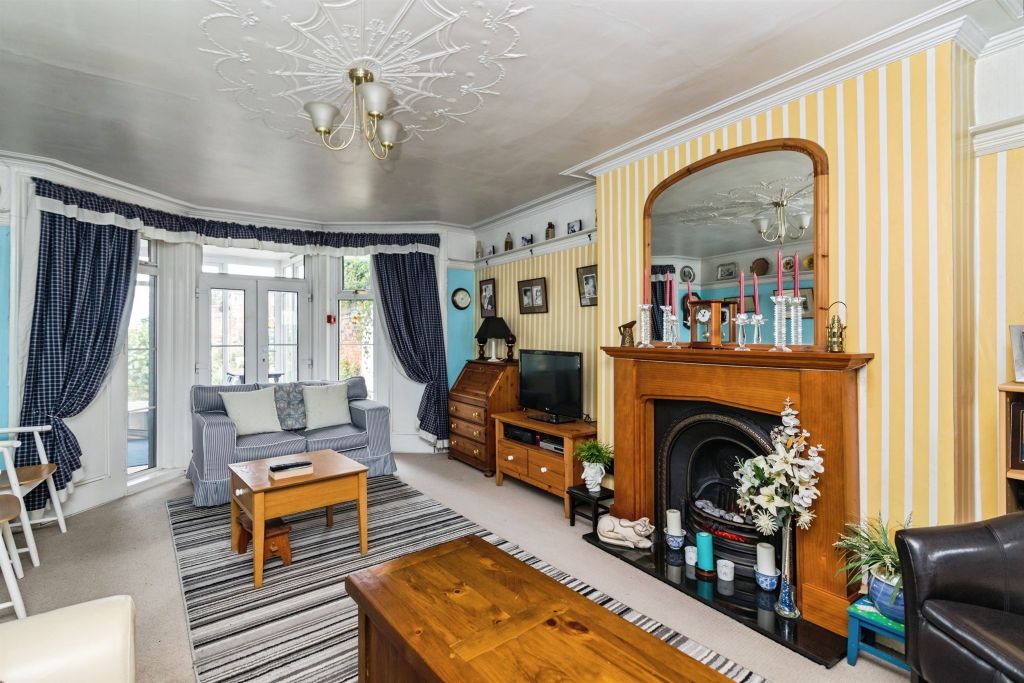 Additional image 6 of 2 bed flat for salePakefield Street, Lowestoft NR33