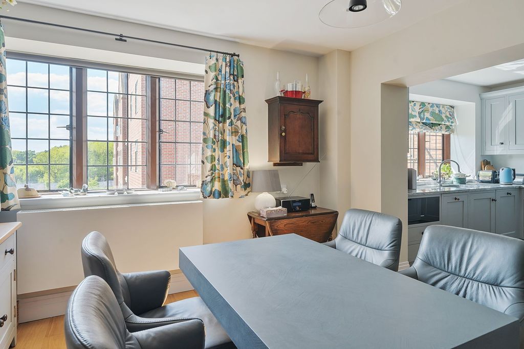 Additional image 10 of 2 bed flat for saleKings Drive, Midhurst GU29