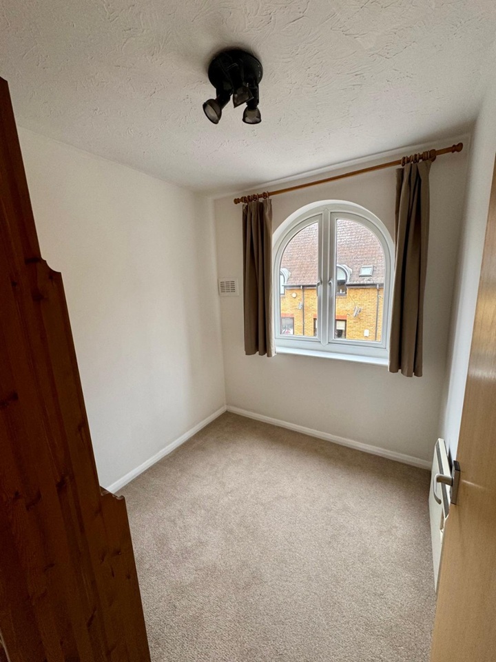 Additional image 11 of 2 Bed Flat, Kennet St, E1W, N1 7GU