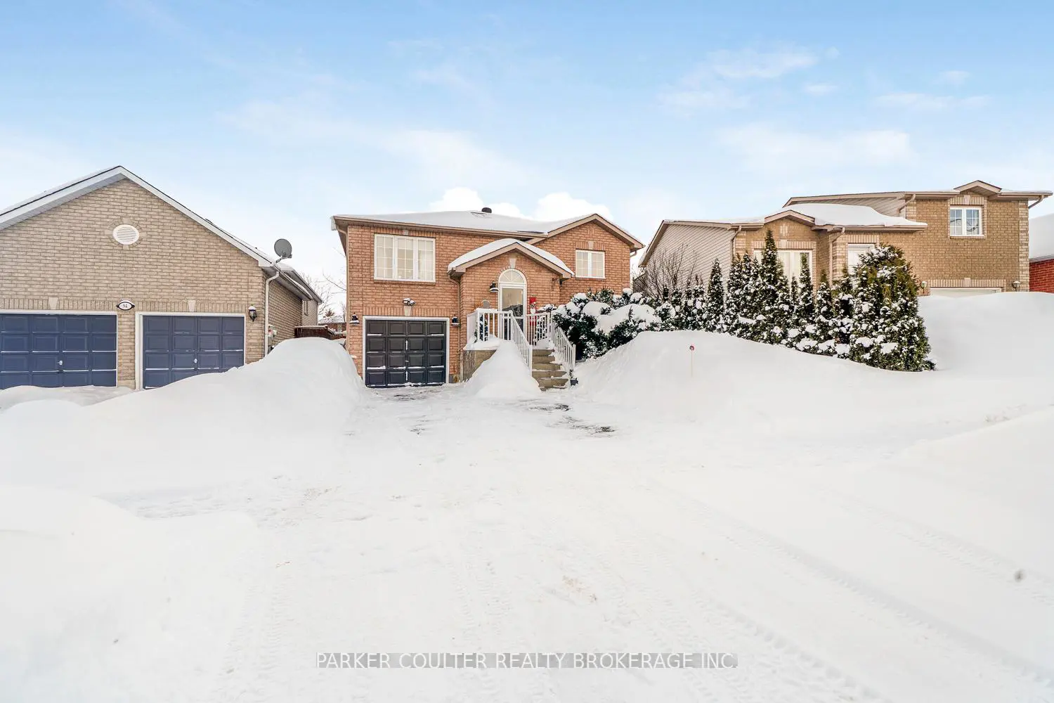 92 Snowy Owl Crescent