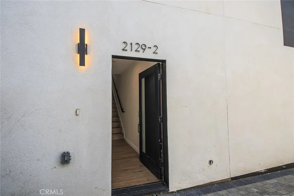 Additional image 2 of 2128 Aaron Street Unit 2, Los Angeles, CA 90026