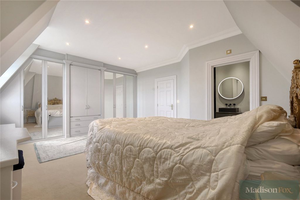 Additional image 36 of 4 bed flat for saleClaybury Hall, Regents Drive, Woodford Green IG8