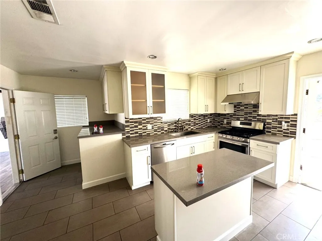 Additional image 11 of 1518 E Vine Ave, West Covina, CA 91791