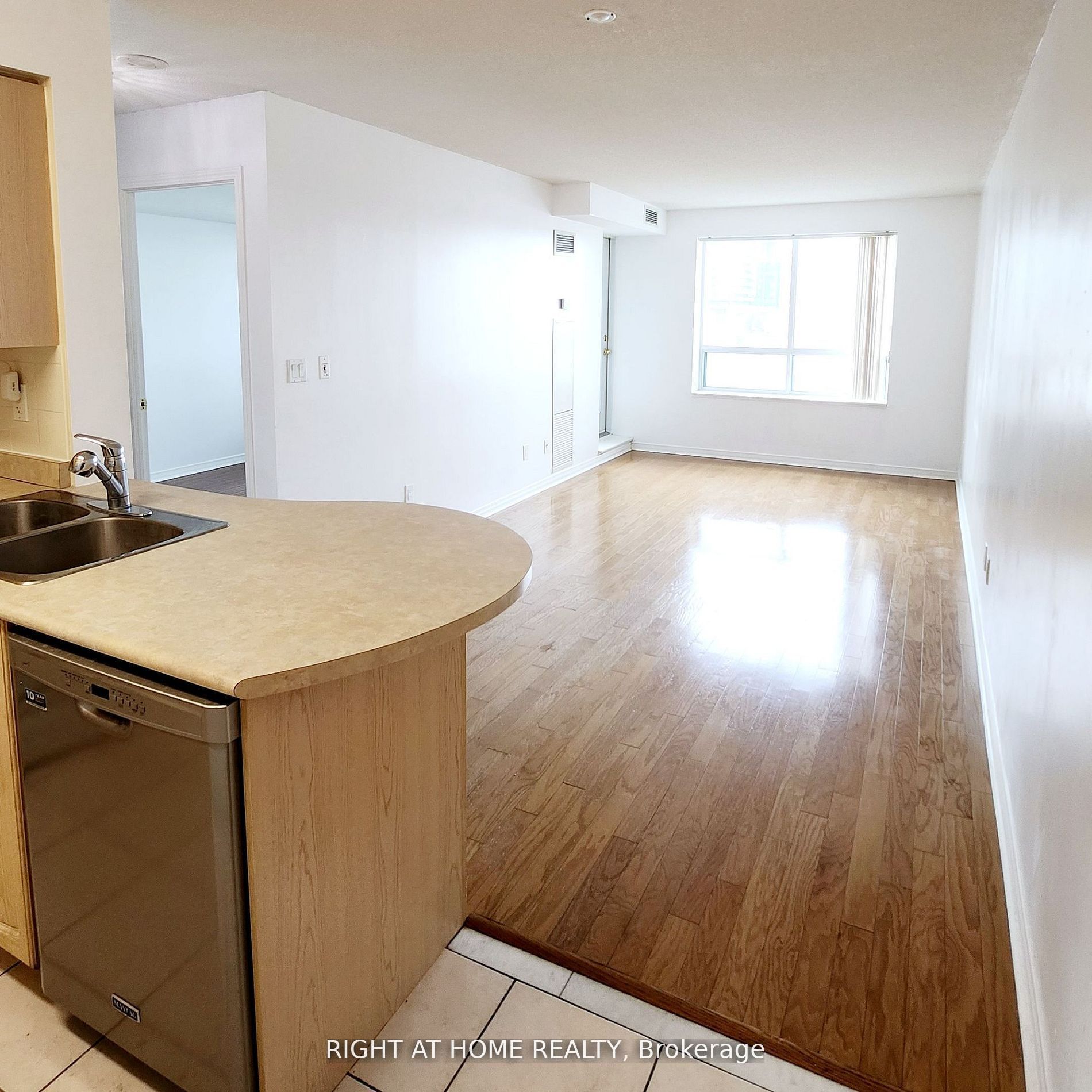 Additional image 5 of 401-23 Oneida Crescent, Richmond Hill, ON, L4B 0A2