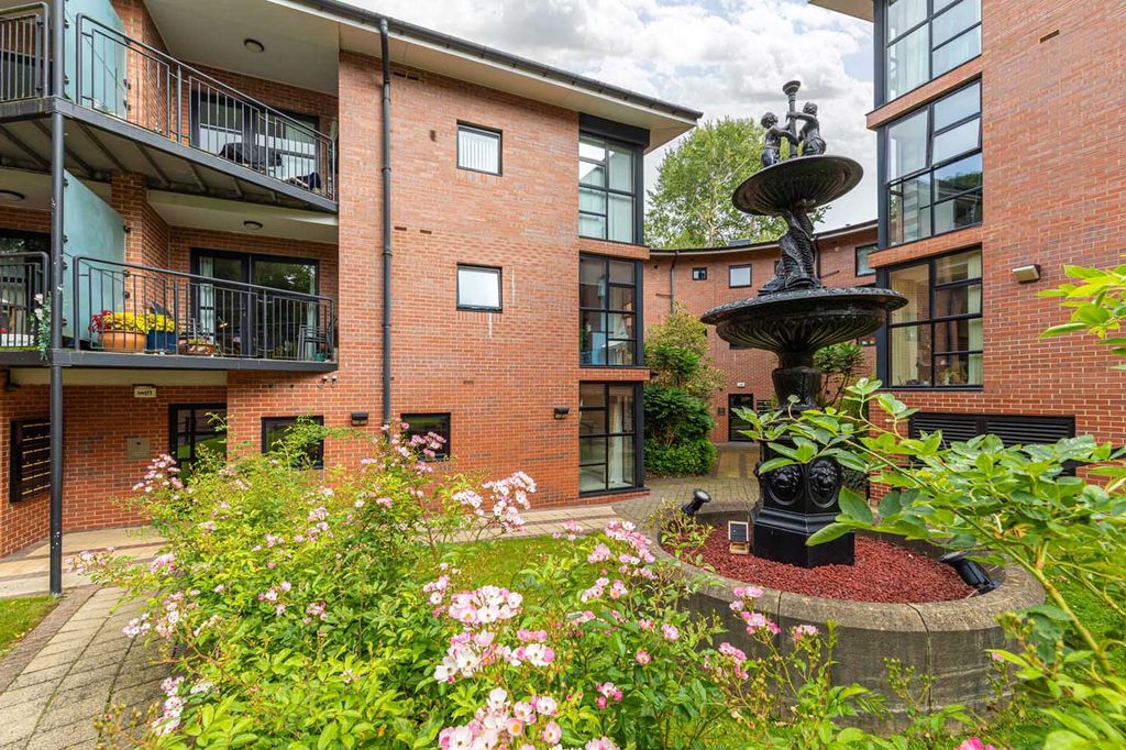 Additional image 12 of 3 bed flat for sale4 Adderstone Court, Adderstone Crescent, Jesmond, Newcastle Upon Tyne, Tyne And Wear NE2