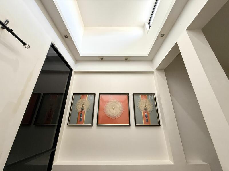 Additional image 5 of ⭐️⭐️LANDED7772@ D20 Renovated Freehold Terrace 1km To St Nicks!