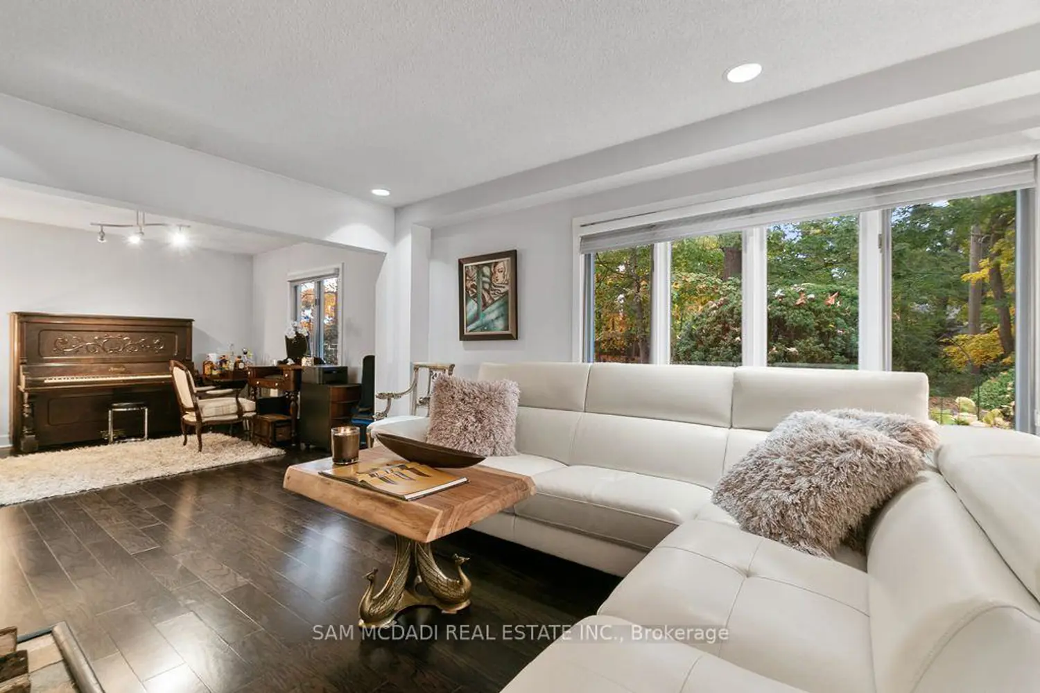 Additional image 11 of 988 Tennyson Avenue