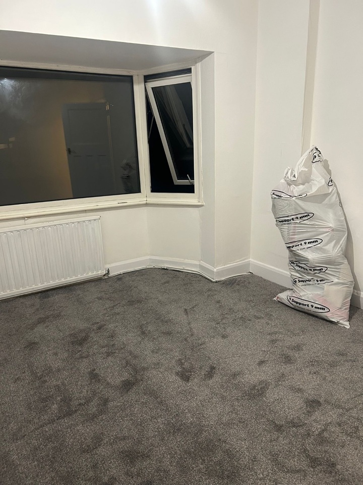 3 Bed Semi-Detached House, Derrydown Road, B42, N1 7GU