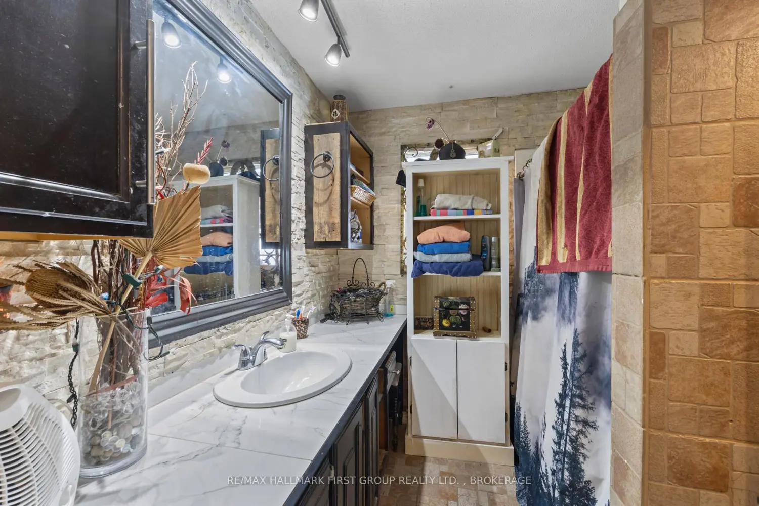 Additional image 11 of 469 Absalom Road