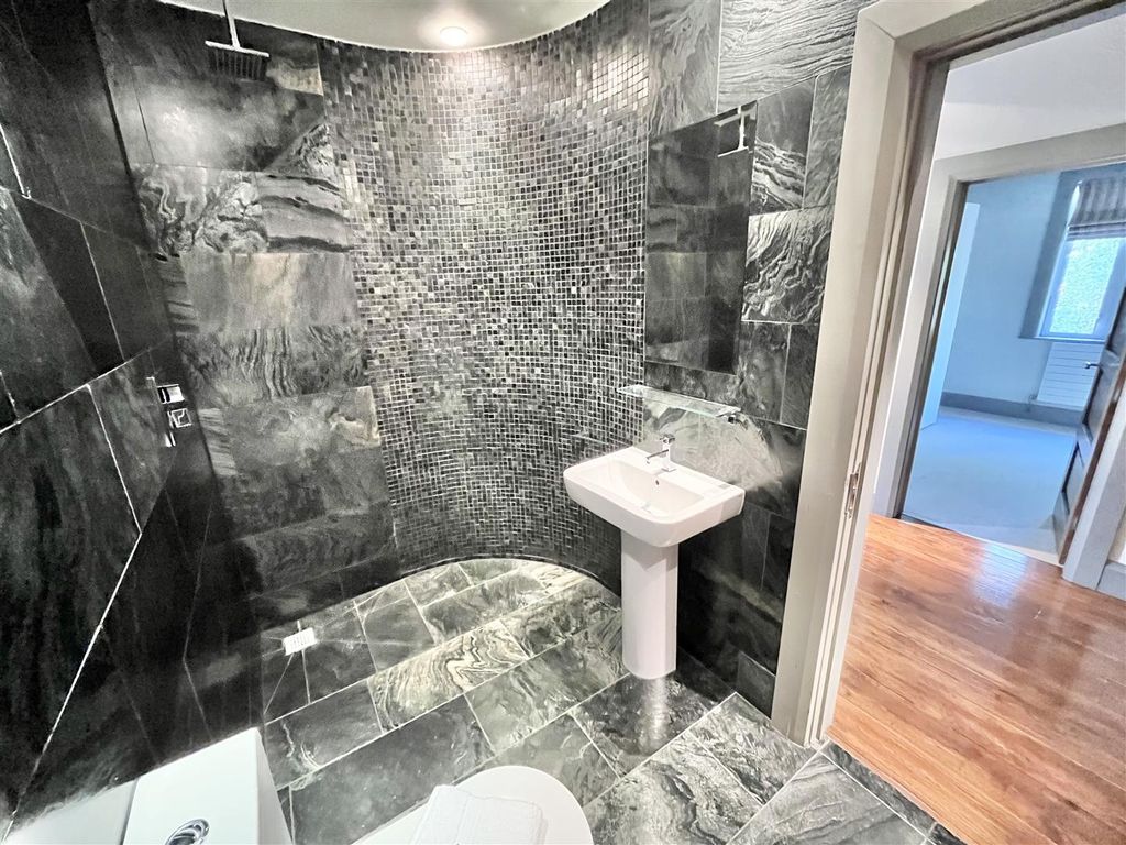 Additional image 8 of 2 bed flat for sale6 Norcliffe Hall, Altrincham Road, Wilmslow SK9