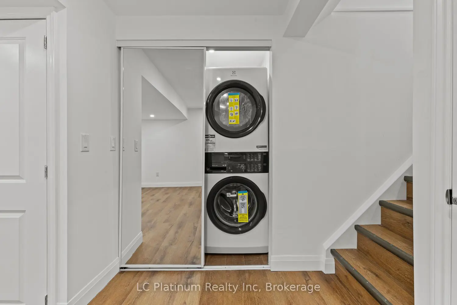 Additional image 7 of 302 Vine Street 29