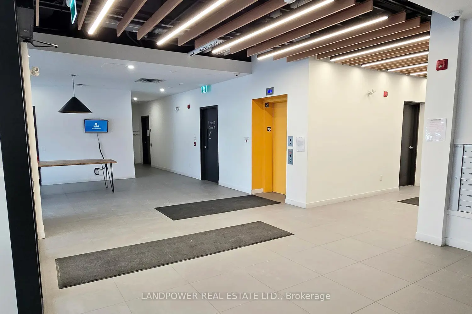 Additional image 4 of 1800 Simcoe Street 313