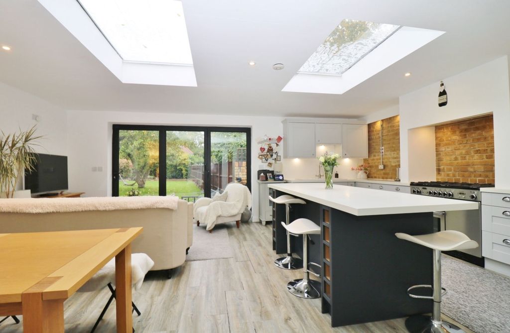 Additional image 10 of 4 bed semi-detached house for saleMoorhill Road, West End SO30