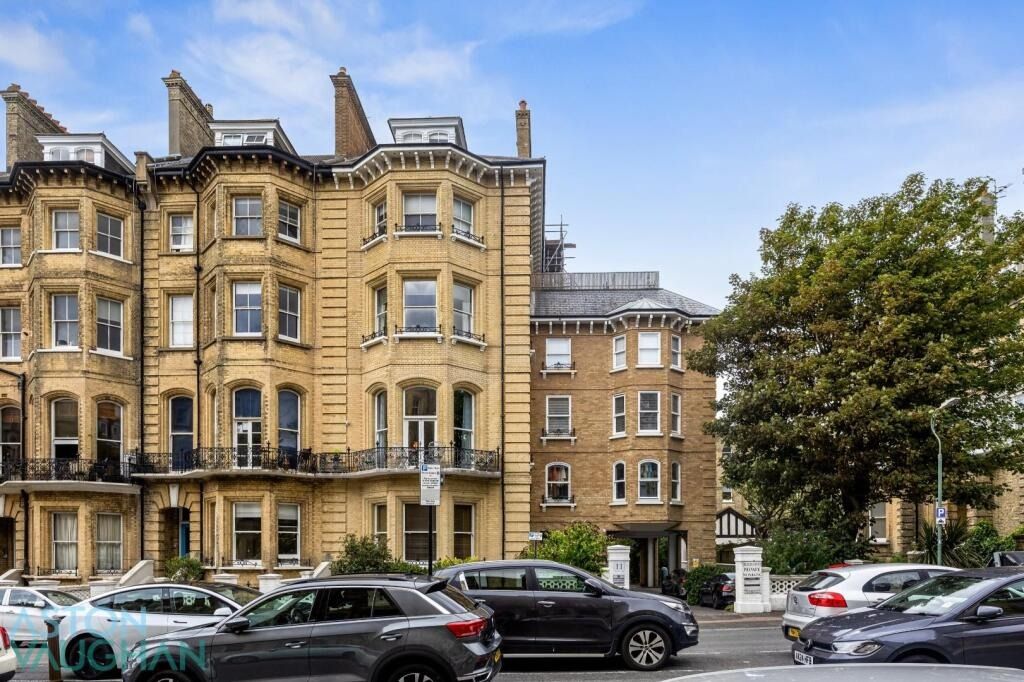 3 bed flat for saleFirst Avenue, Hove BN3
