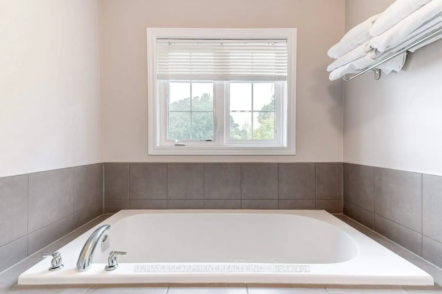 Additional image 12 of 2086 Ghent Avenue 19