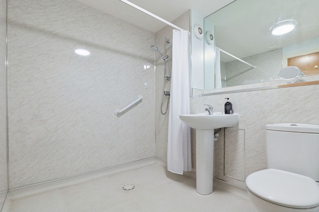 Additional image 12 of 2 bed flat for saleRobertson Way, Callander FK17