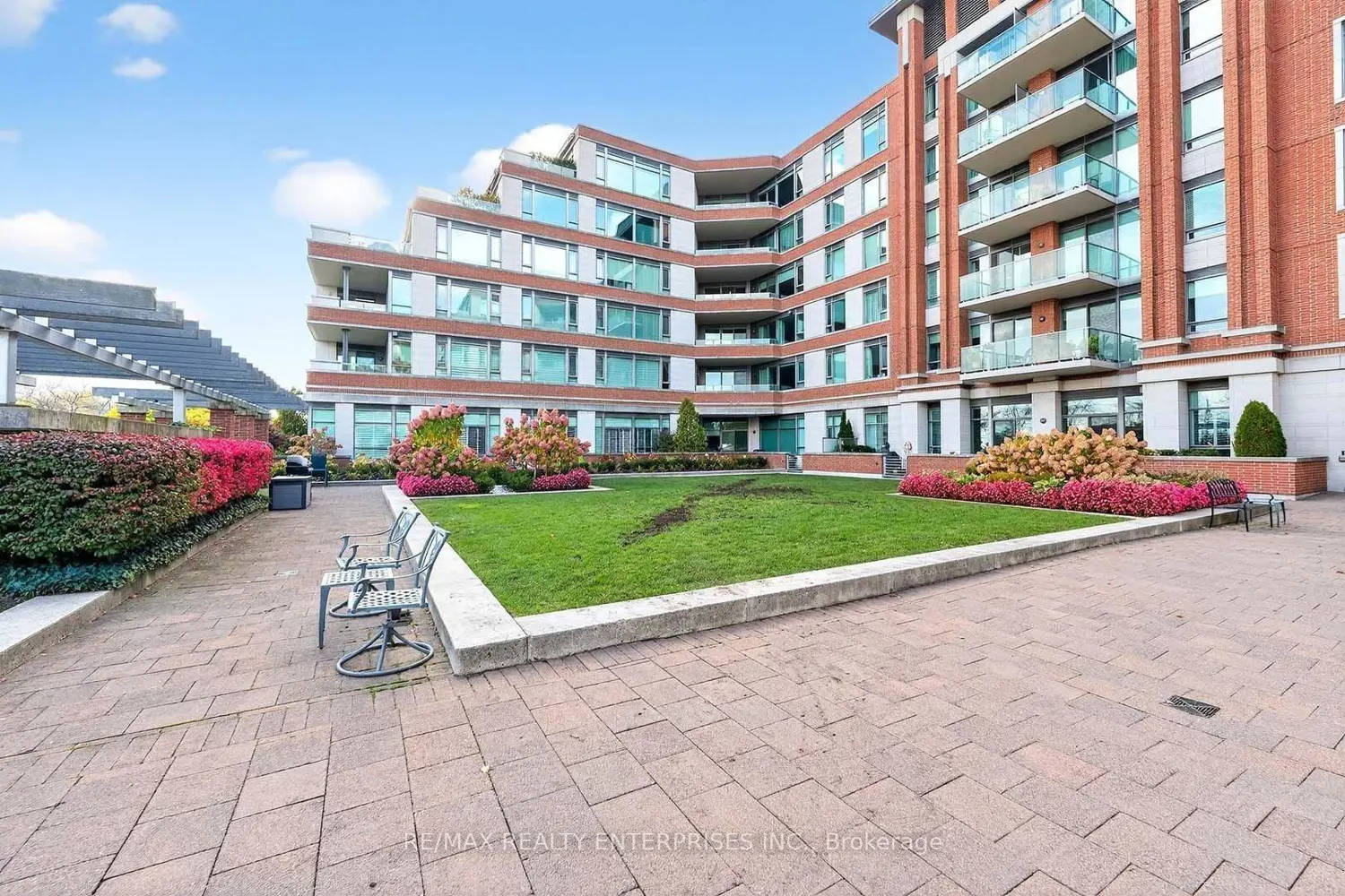 Additional image 19 of 65 Port Street 503