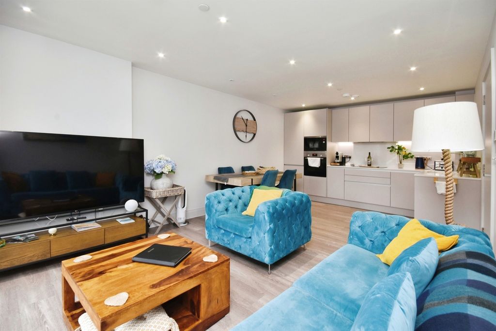Additional image 15 of 2 bed flat for saleRest Bay, Porthcawl CF36