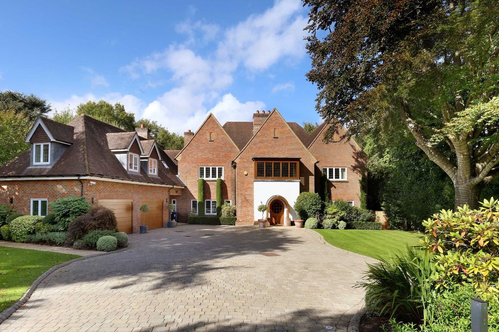 8 bed detached house for saleBurkes Road, Beaconsfield, Buckinghamshire HP9