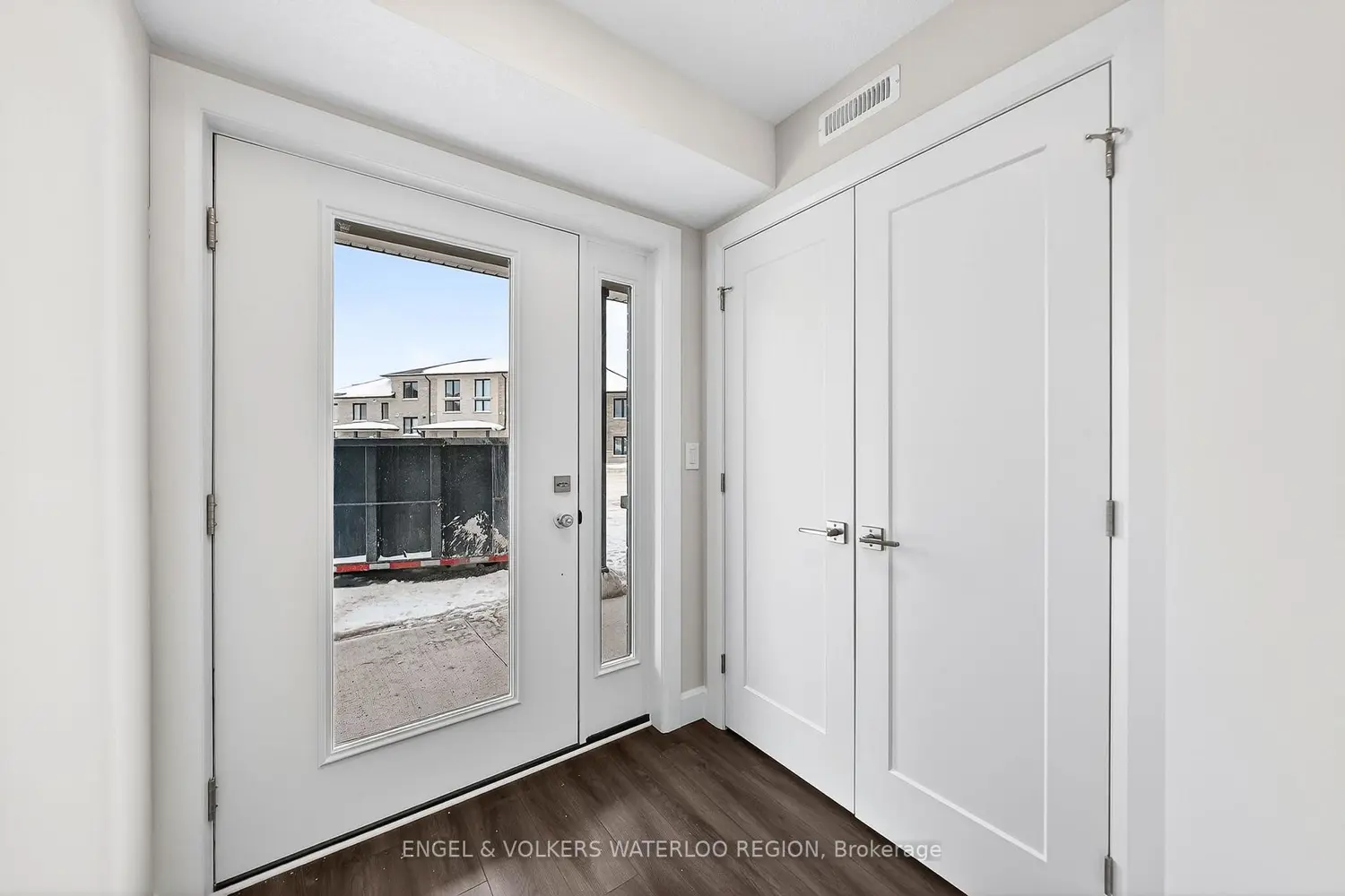 Additional image 4 of 3202 Vivian Line 50