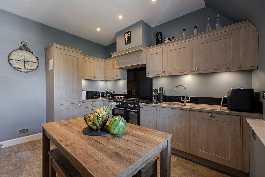 Additional image 5 of 2 bed flat for saleSecond Floor Flat, West Port House, Preston Road, Linlithgow EH49