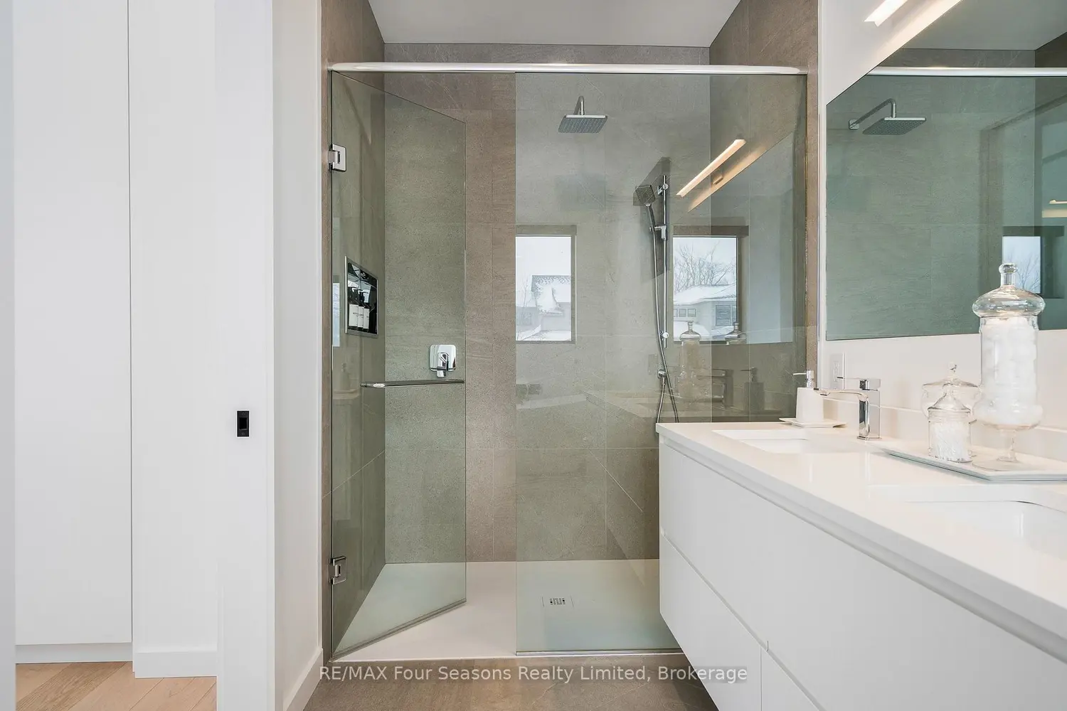 Additional image 9 of 126 Courchevel Crescent