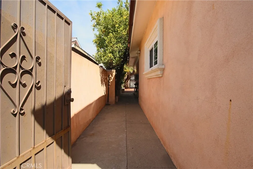 10441 Barnwall St, Bellflower, CA 90706