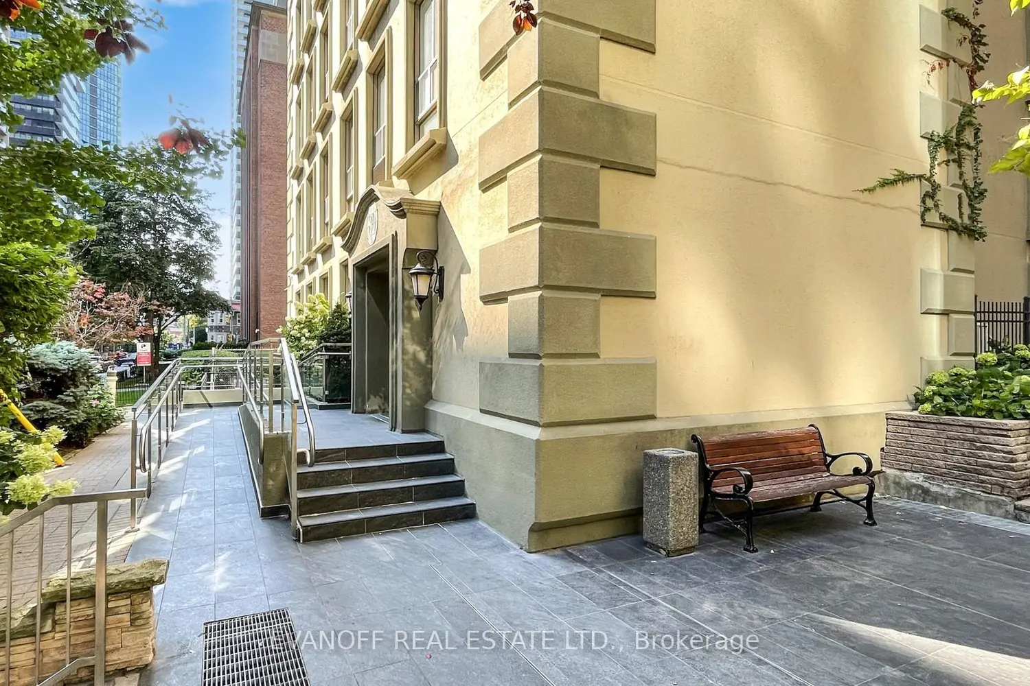 80 Charles Street 605 photo 2
