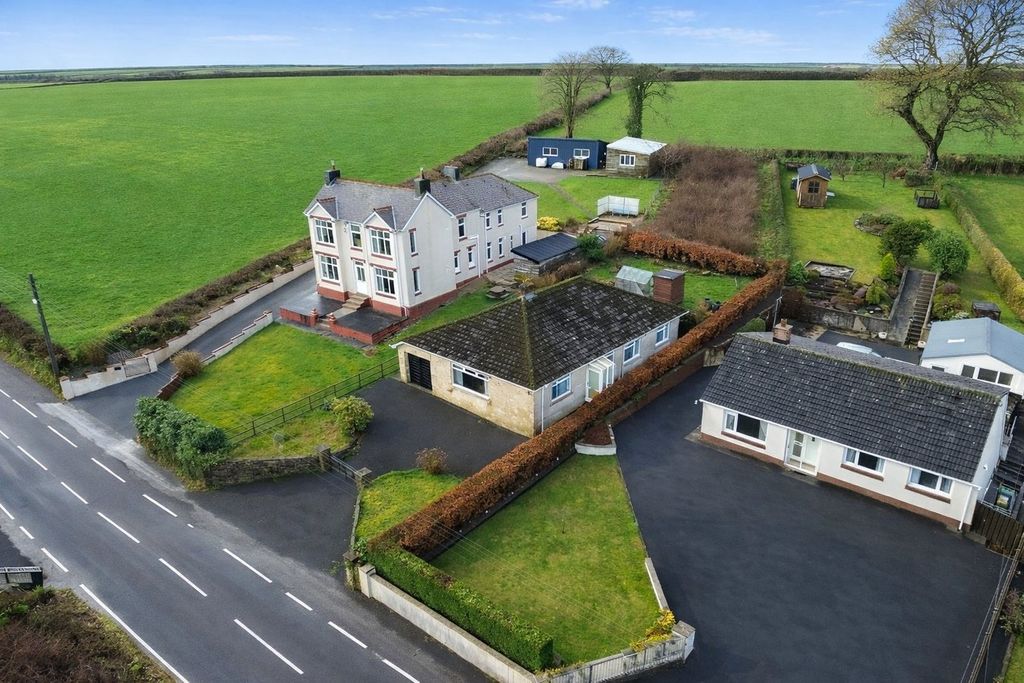 3 bed detached bungalow for saleRhydybont, Llanybydder SA40