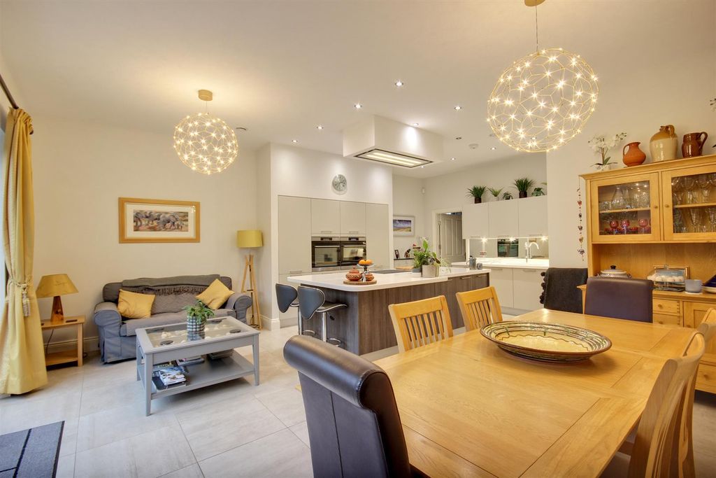 Additional image 4 of 5 bed detached house for saleGallows Lane, Beverley HU17