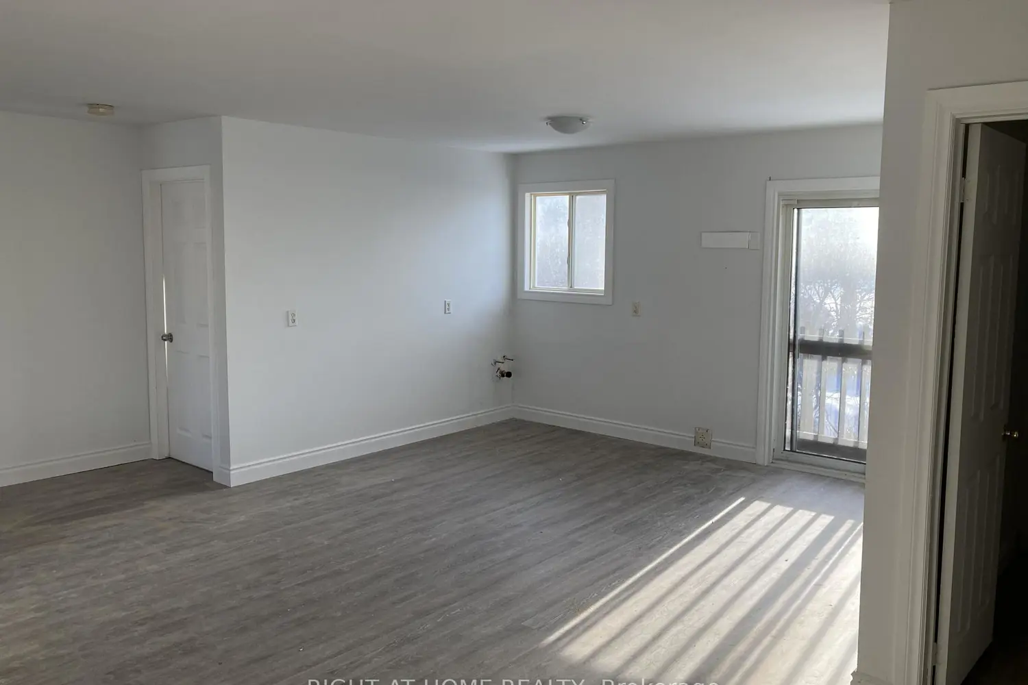 Additional image 17 of 380 Bayview Parkway