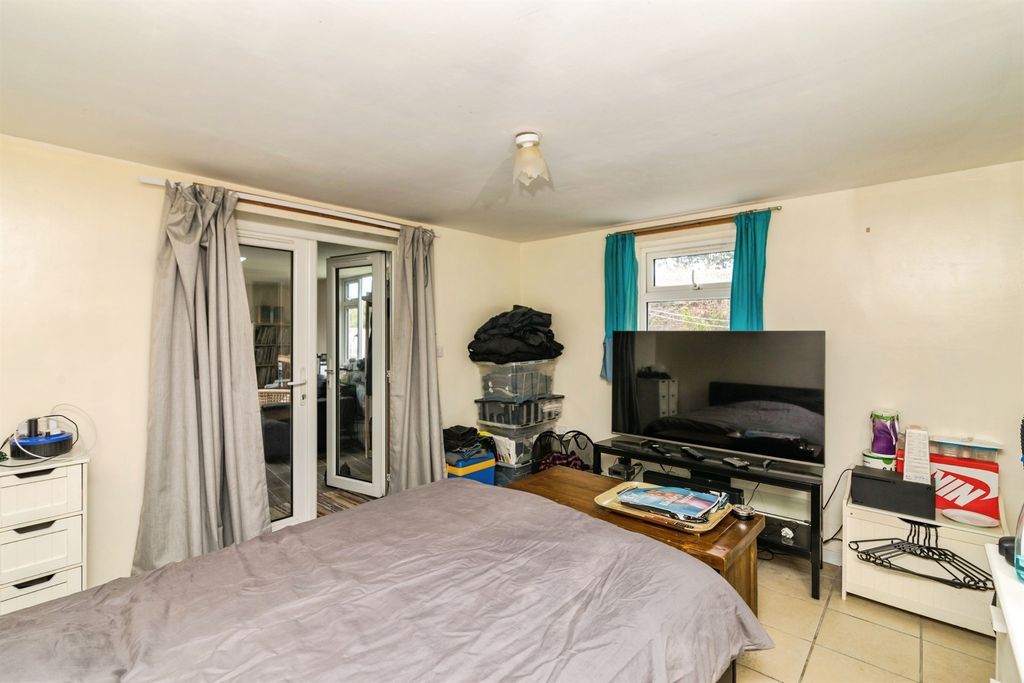 Additional image 23 of 2 bed flat for salePakefield Street, Lowestoft NR33