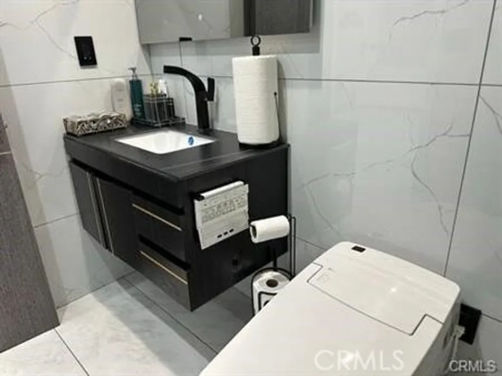 5032 amestoy, Encino, CA 91316