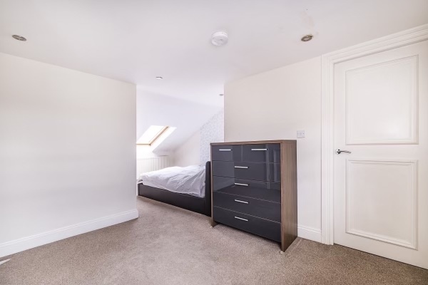 Additional image 4 of 2 Bed Flat, Wandsworth Road, SW8, N1 7GU