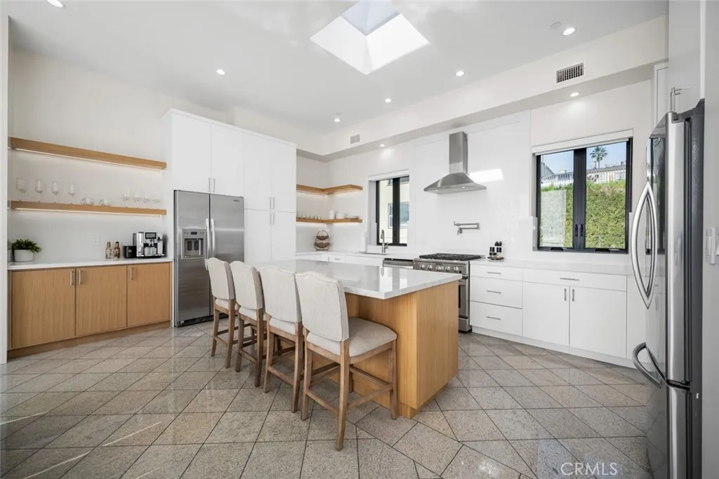 Additional image 68 of 1724 Bluff Pl, Long Beach, CA 90802