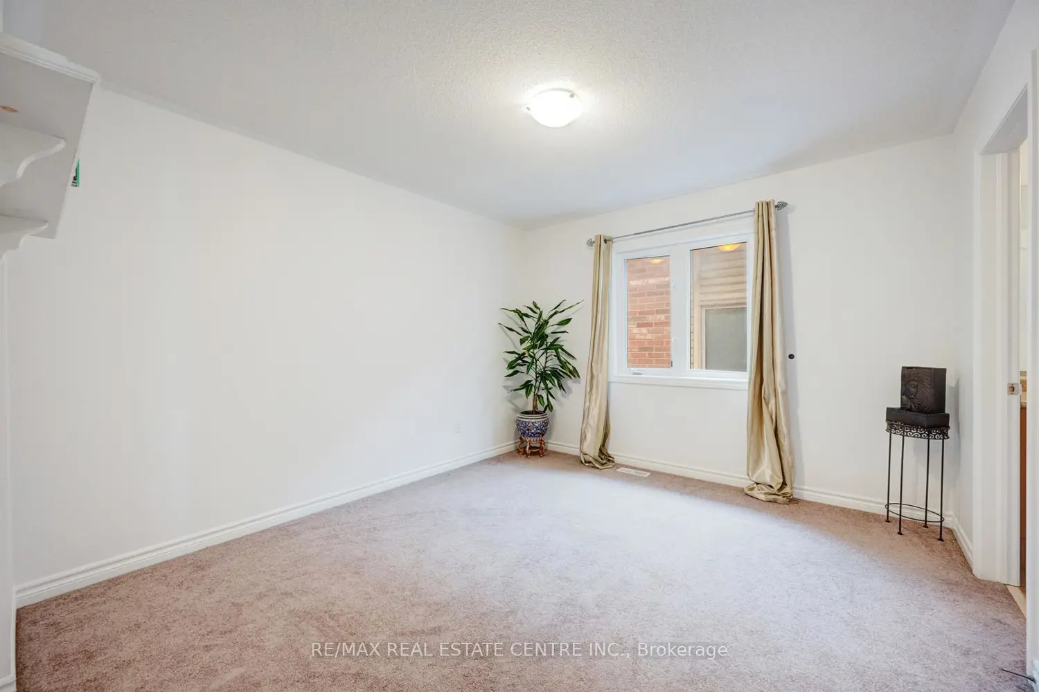 Additional image 15 of 19 Mediterranean Crescent