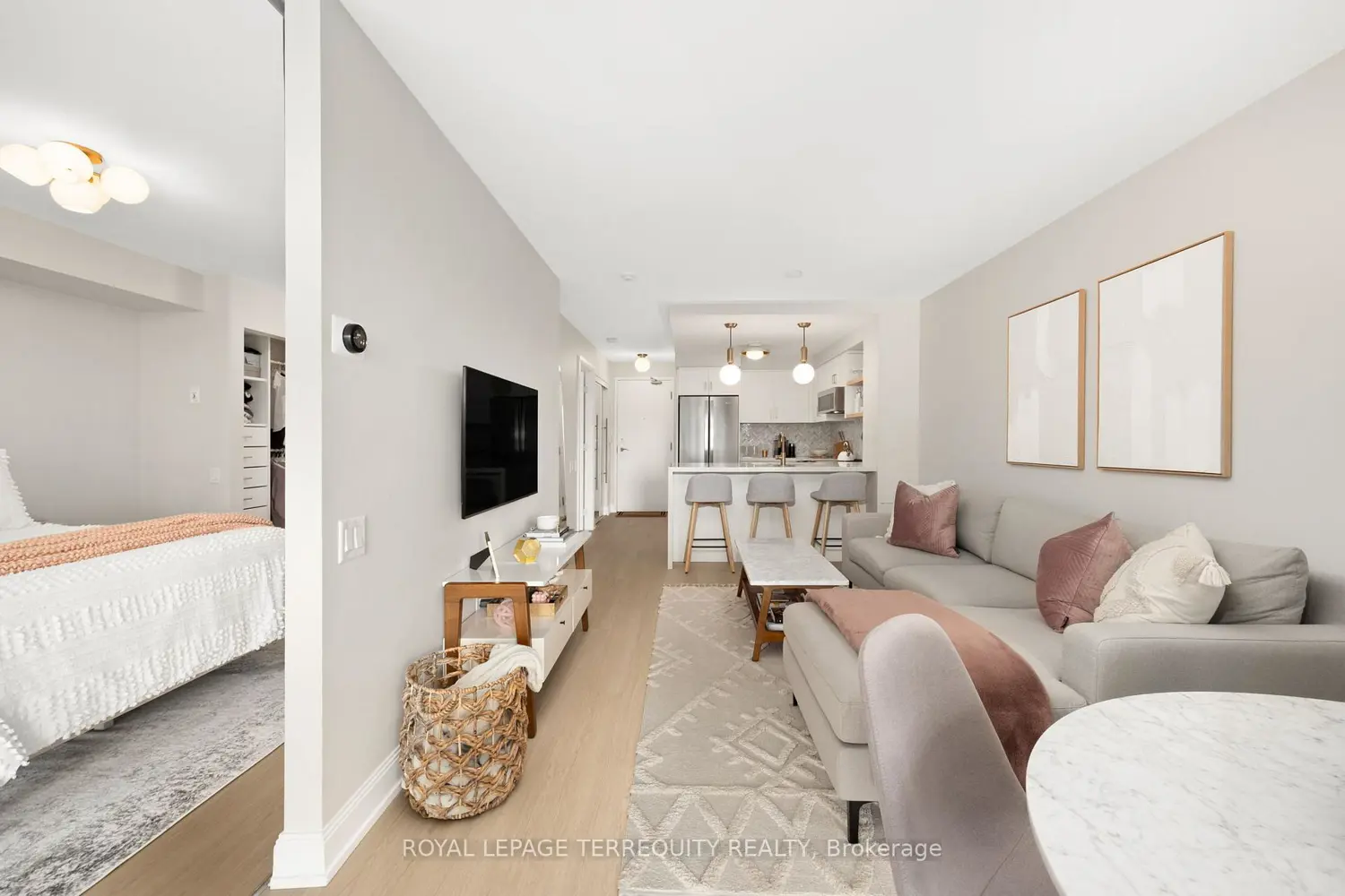 Additional image 6 of 2191 Yonge Street 1004