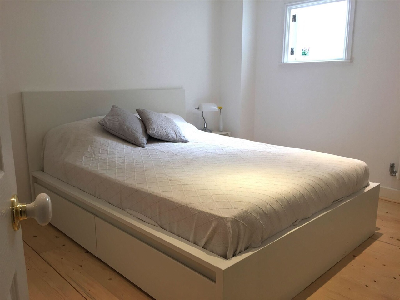 Room in a Shared Flat, Ferndale Road, SW4, N1 7GU