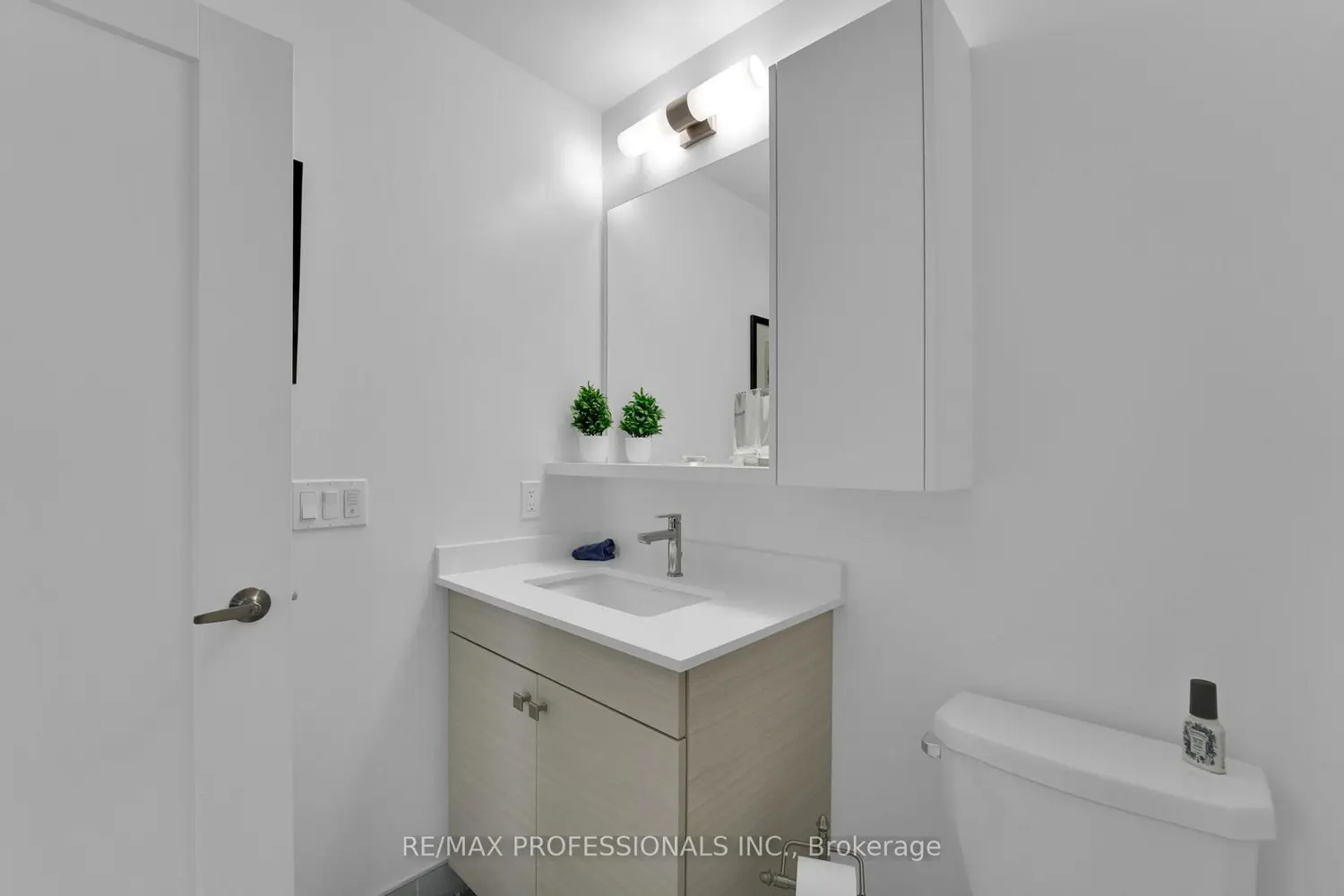 Additional image 11 of 1035 Southdown Road 1402