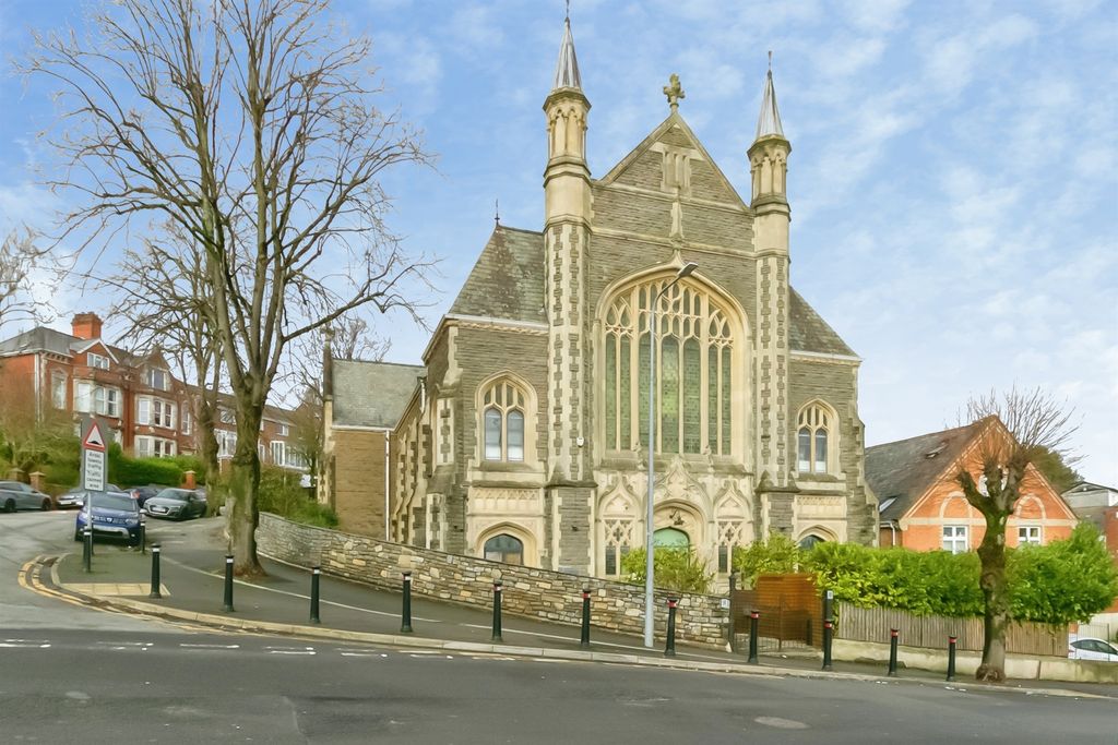 4 bed maisonette for salePorthkerry Road, Barry CF62