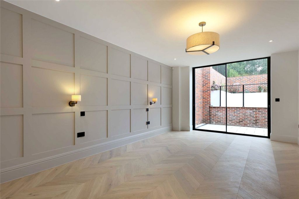 Additional image 7 of 2 bed flat for saleLedborough Lane, Beaconsfield, Buckinghamshire HP9