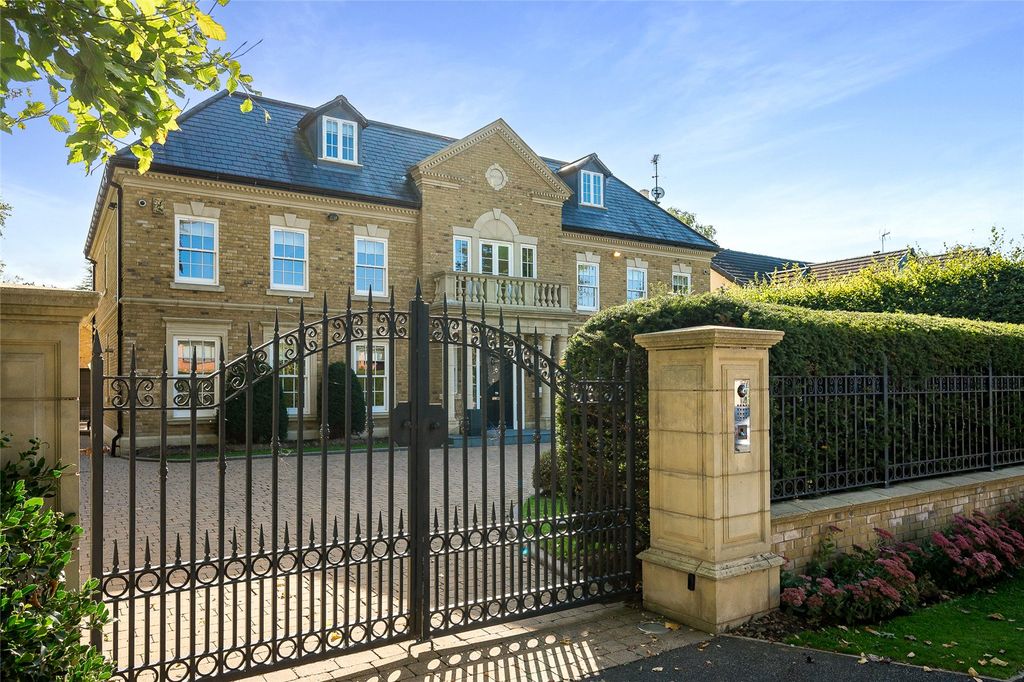 6 bed detached house for saleEyebrook Road, Bowdon, Cheshire WA14