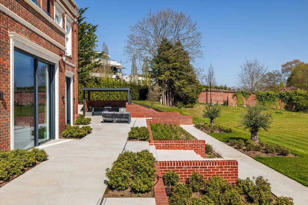 Additional image 18 of 5 bed detached house for saleCharters Gate, Hancocks Mount, Ascot, Berkshire SL5