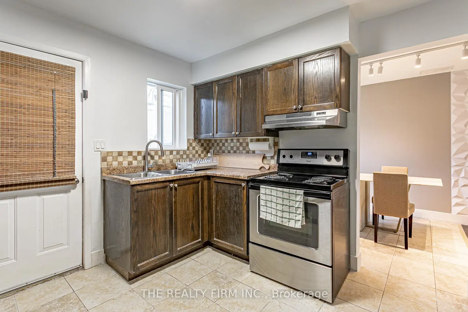 Additional image 8 of 271 Thames Street 12