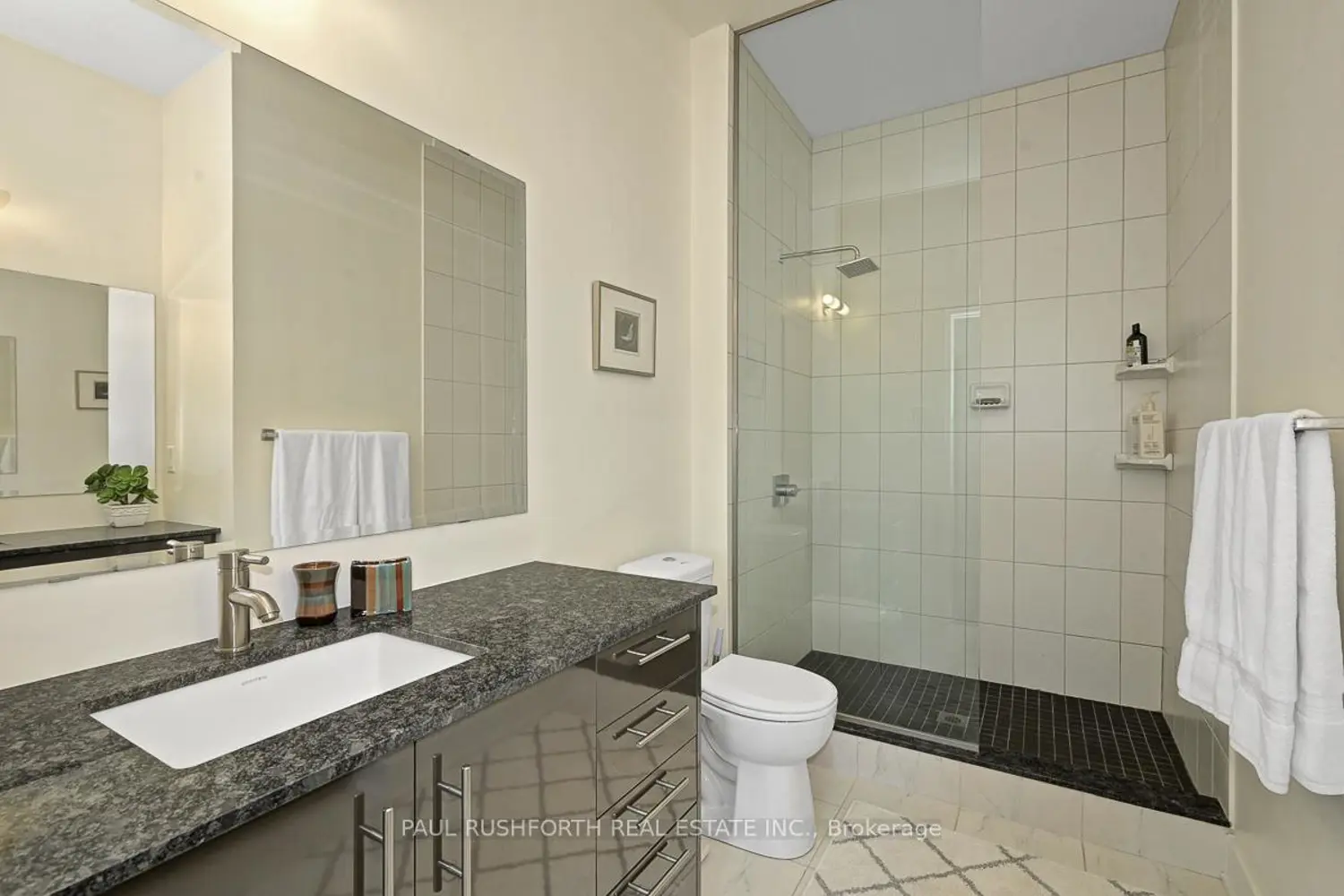 Additional image 12 of 1035 Bank Street 104