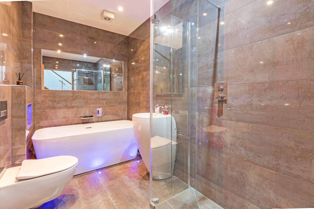 Additional image 14 of 4 bed flat for salePoltisco Wharf, Malpas Road, Truro, Cornwall TR1