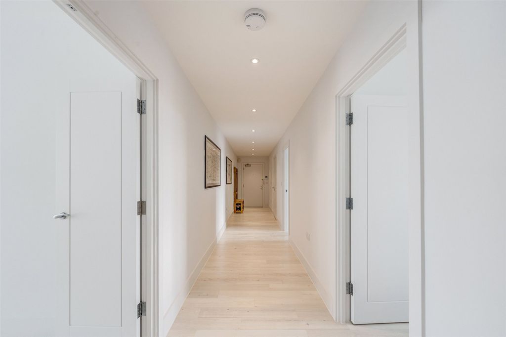 Additional image 18 of 3 bed flat for saleBayside Apartments, 62 Brighton Road, Worthing, West Sussex BN11