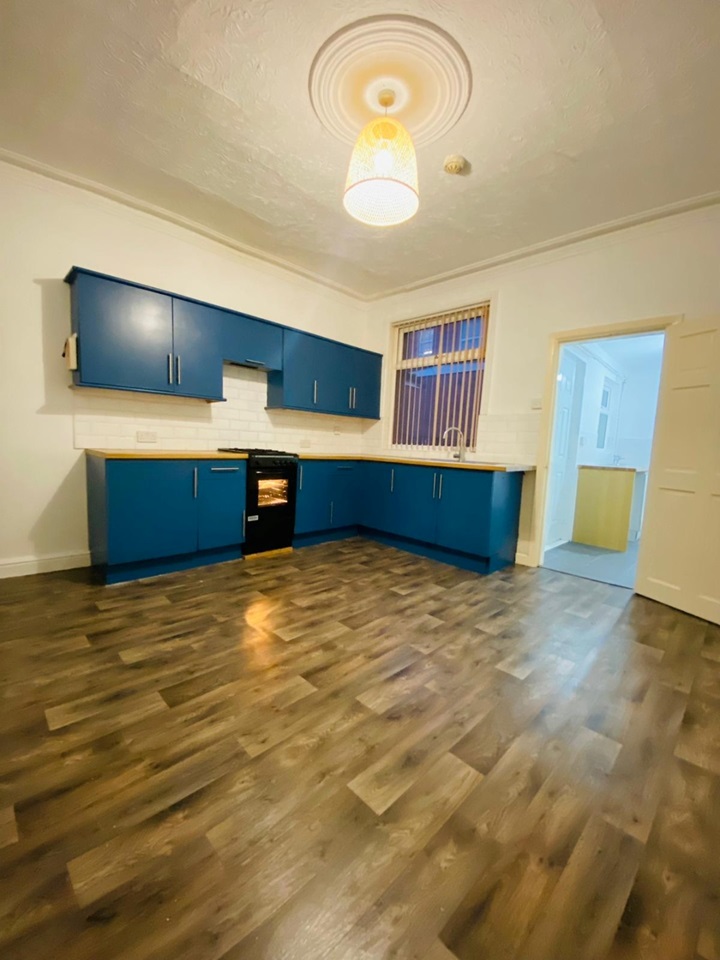 4 Bed Terraced House, Cross Green Lane, LS9, N1 7GU