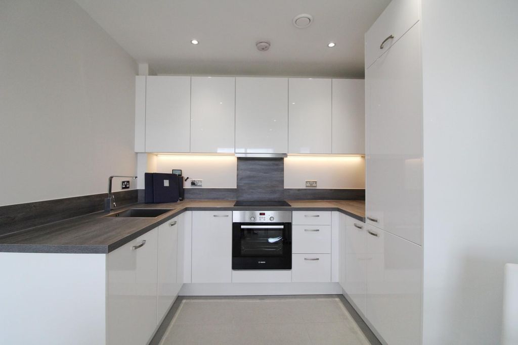 Additional image 10 of 52 bed block of flats for salePadworth Avenue, Reading RG2