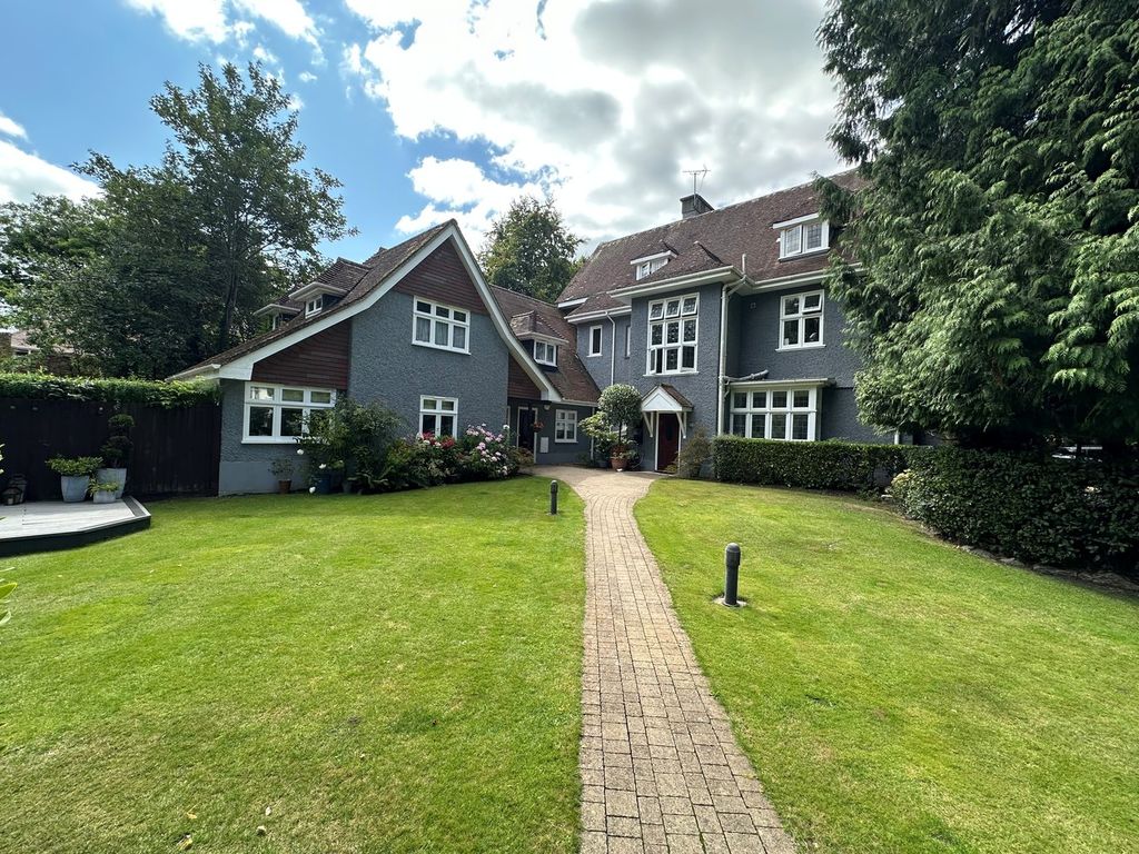 Additional image 4 of 2 bed flat for saleTalbot Avenue, Talbot Woods, Bournemouth BH3